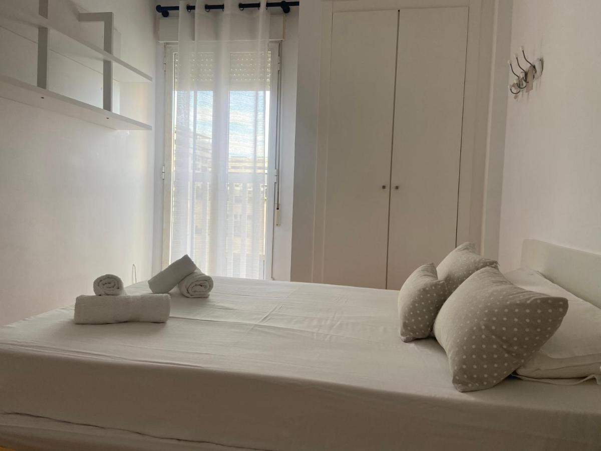 Cute Apartment Valenza Esterno foto